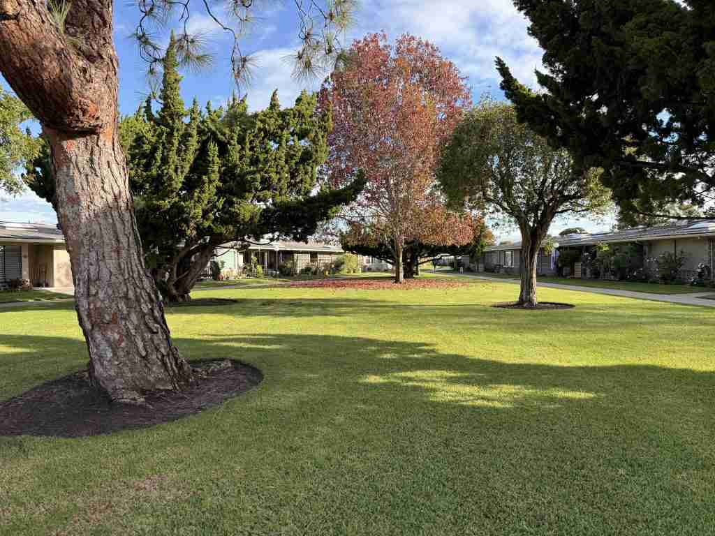 Leisure World Mutual 7 Park Like Atmosphere